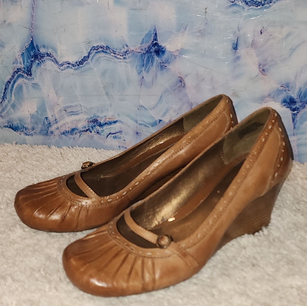 Aldos Wedge wood Size 37